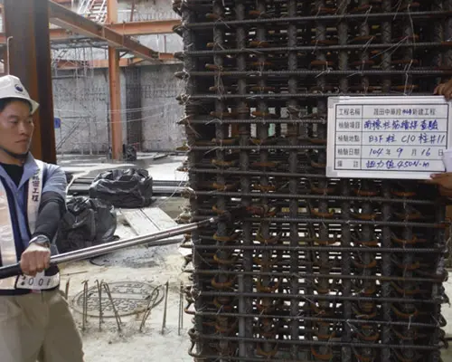 柱筋鋼筋續接器